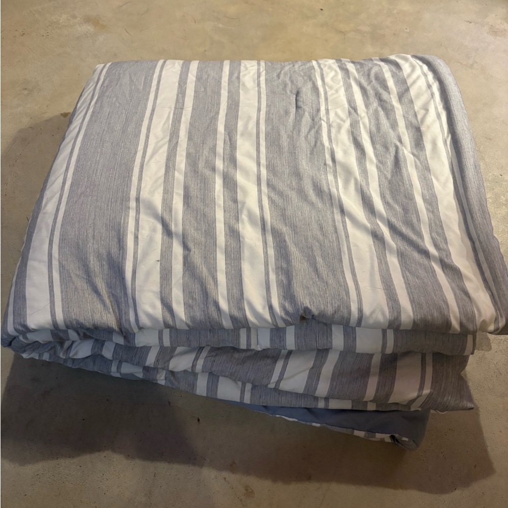 Striped Gray and White Bedding Set